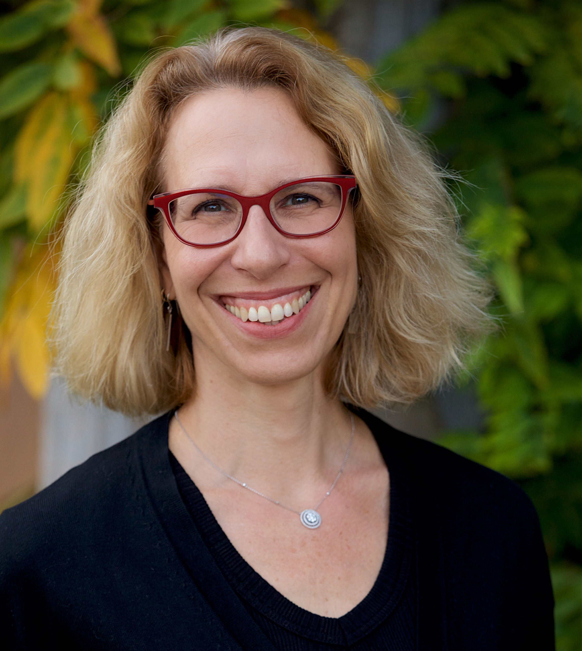 WILLOW-OLDER-AUTHOR-PHOTO.webp